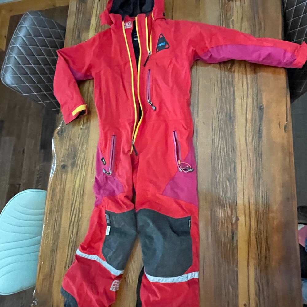 tobe kids mono suit ski/sled suit